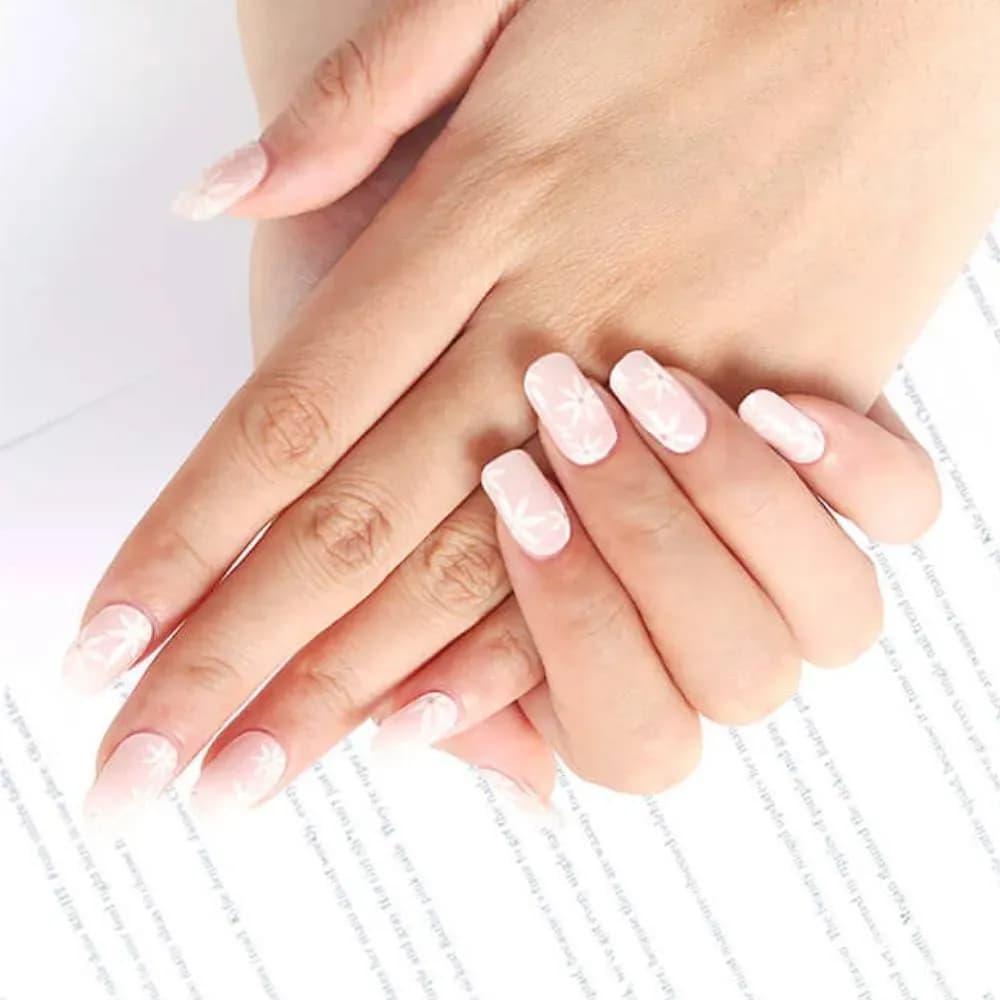 Daisy Dreams – Semi-Cured Gel Nail Strips