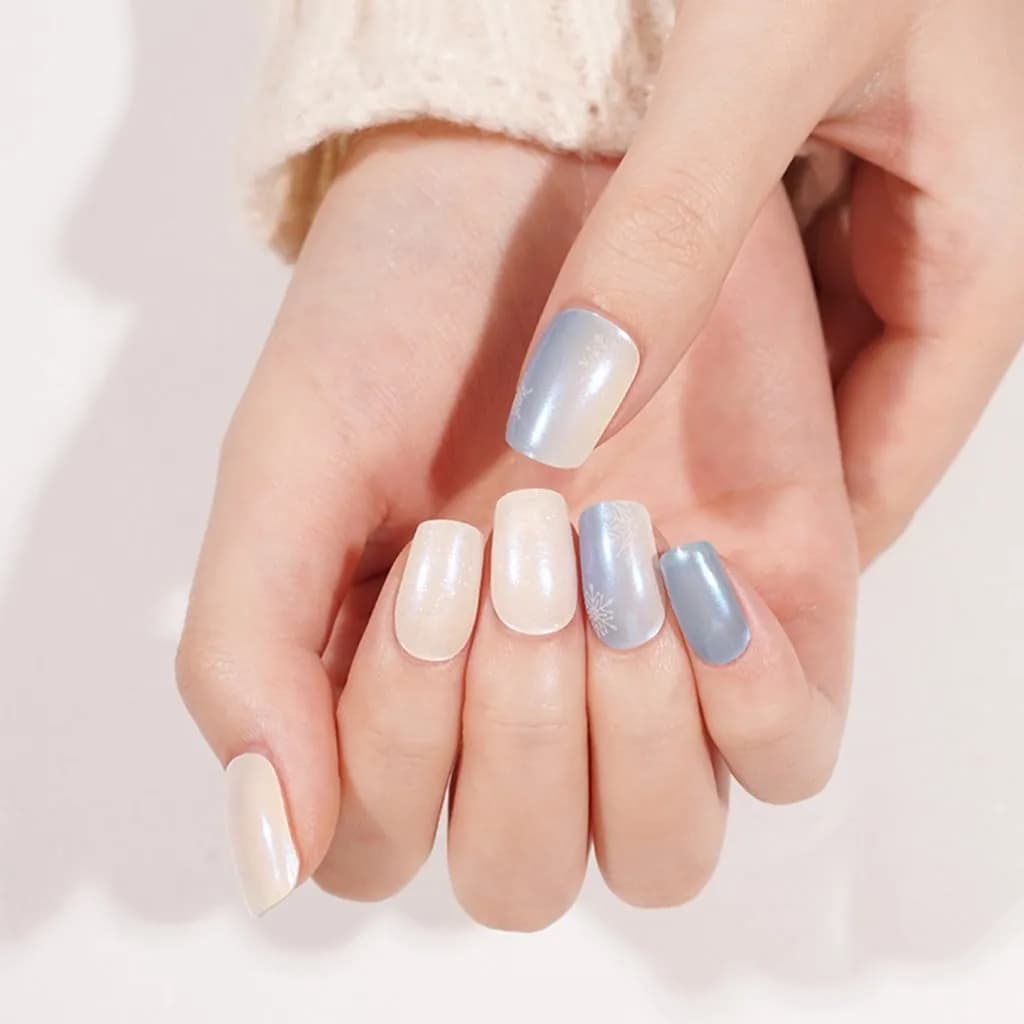 Icy Sparkle Semi-Cured Gel Nail Strips