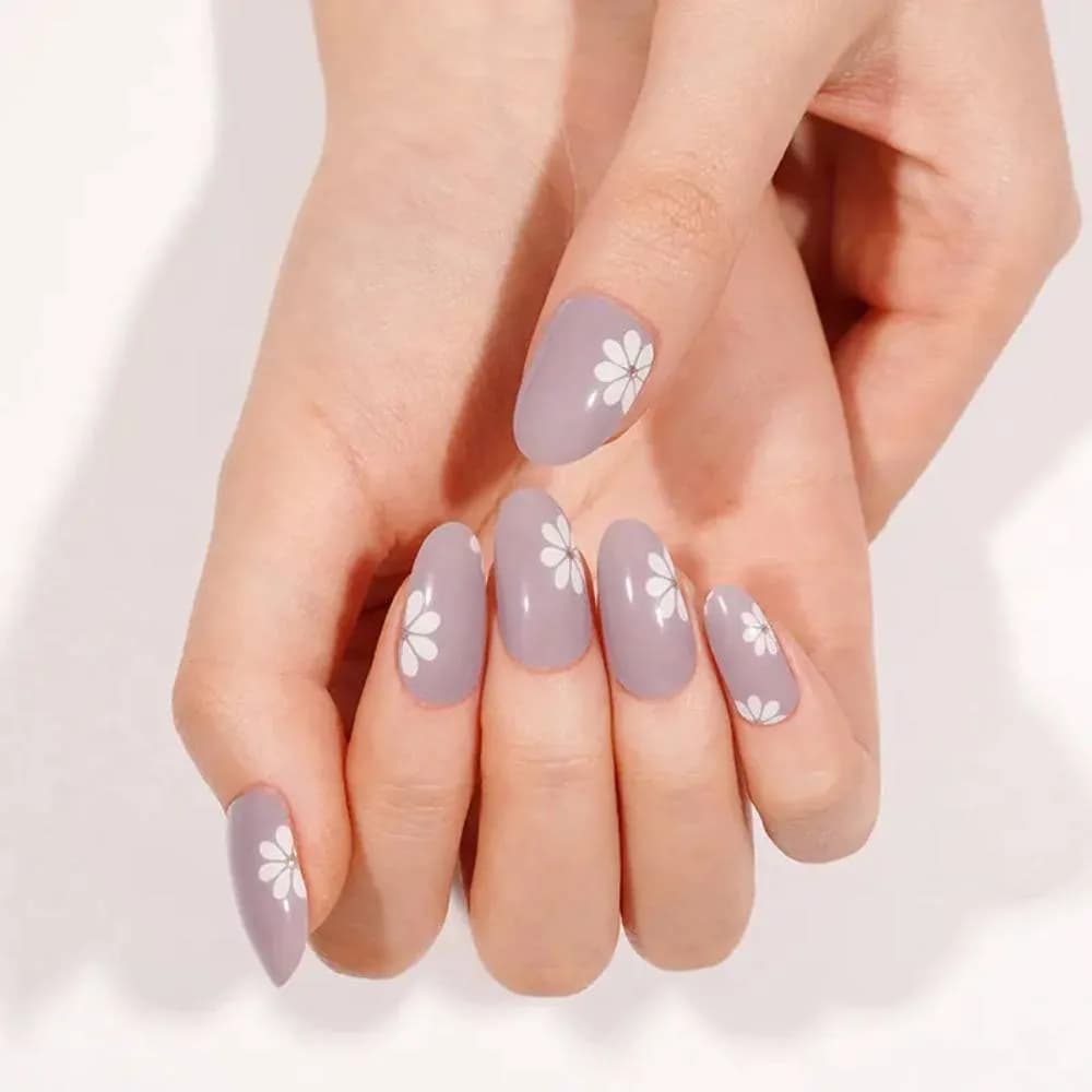 Lilac Daisies – Semi-Cured Gel Nail Strips