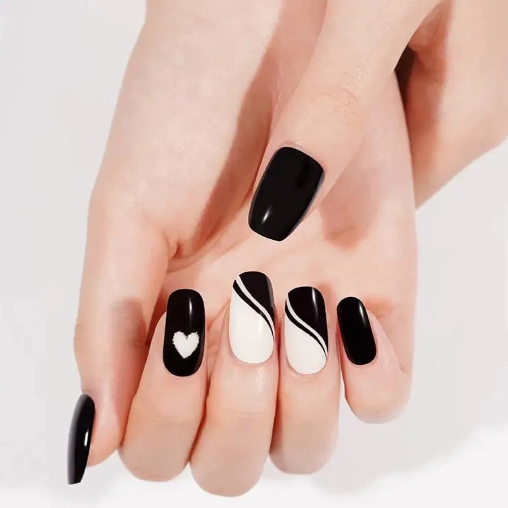 Midnight Heartbeat – Semi-Cured Gel Nail Strips