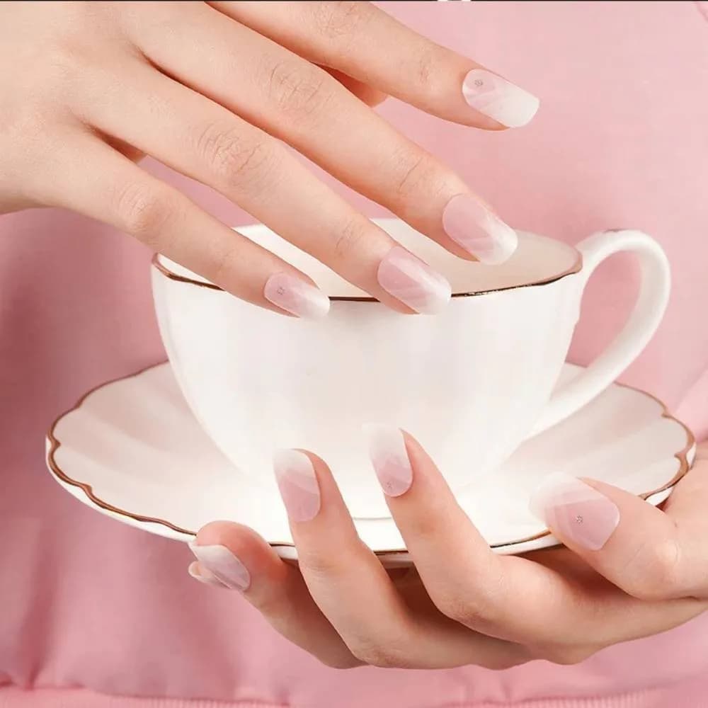 Modern French Tip – Semi-Cured Gel Nail Strips